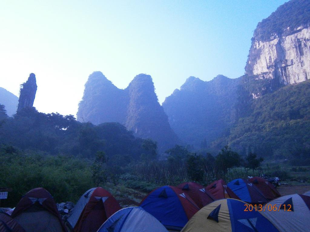 Отель Yangshuo Peaceful Valley Retreat Экстерьер фото