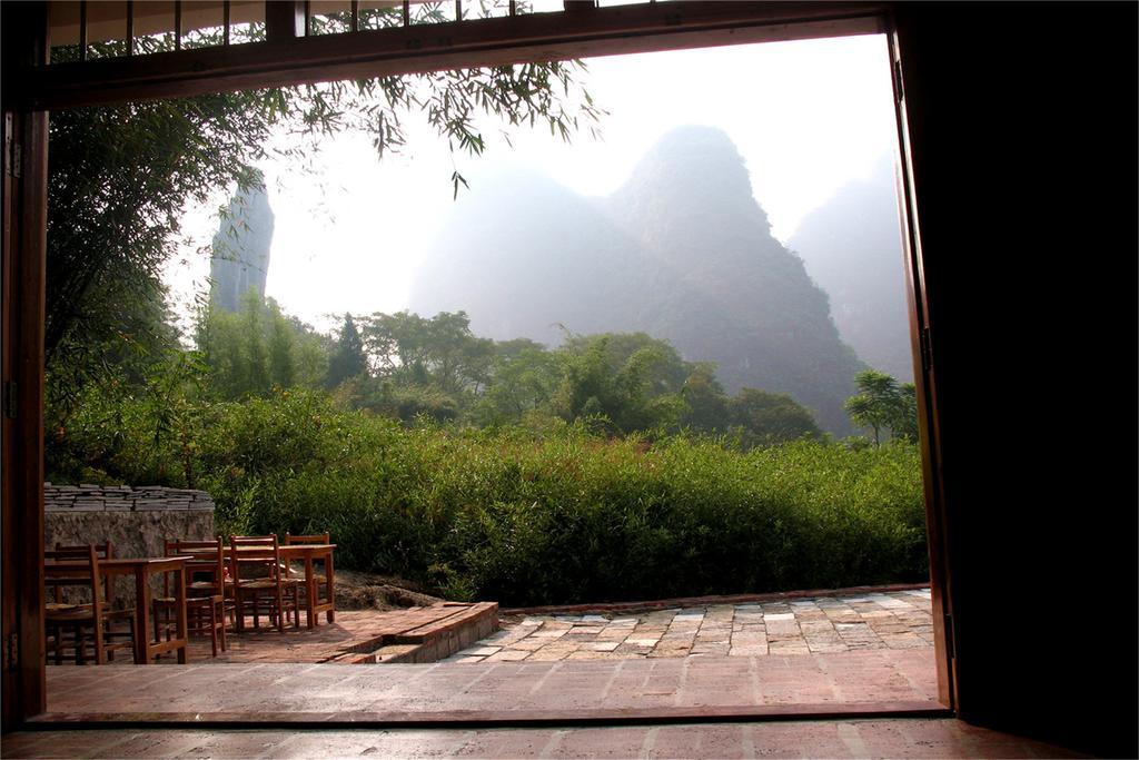 Отель Yangshuo Peaceful Valley Retreat Экстерьер фото